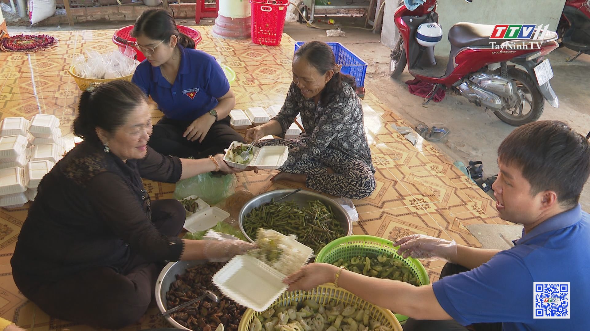 Ấm lòng bếp cơm từ thiện của xã Đoàn Thạnh Tân, thành phố Tây Ninh | THANH NIÊN | TayNinhTV 